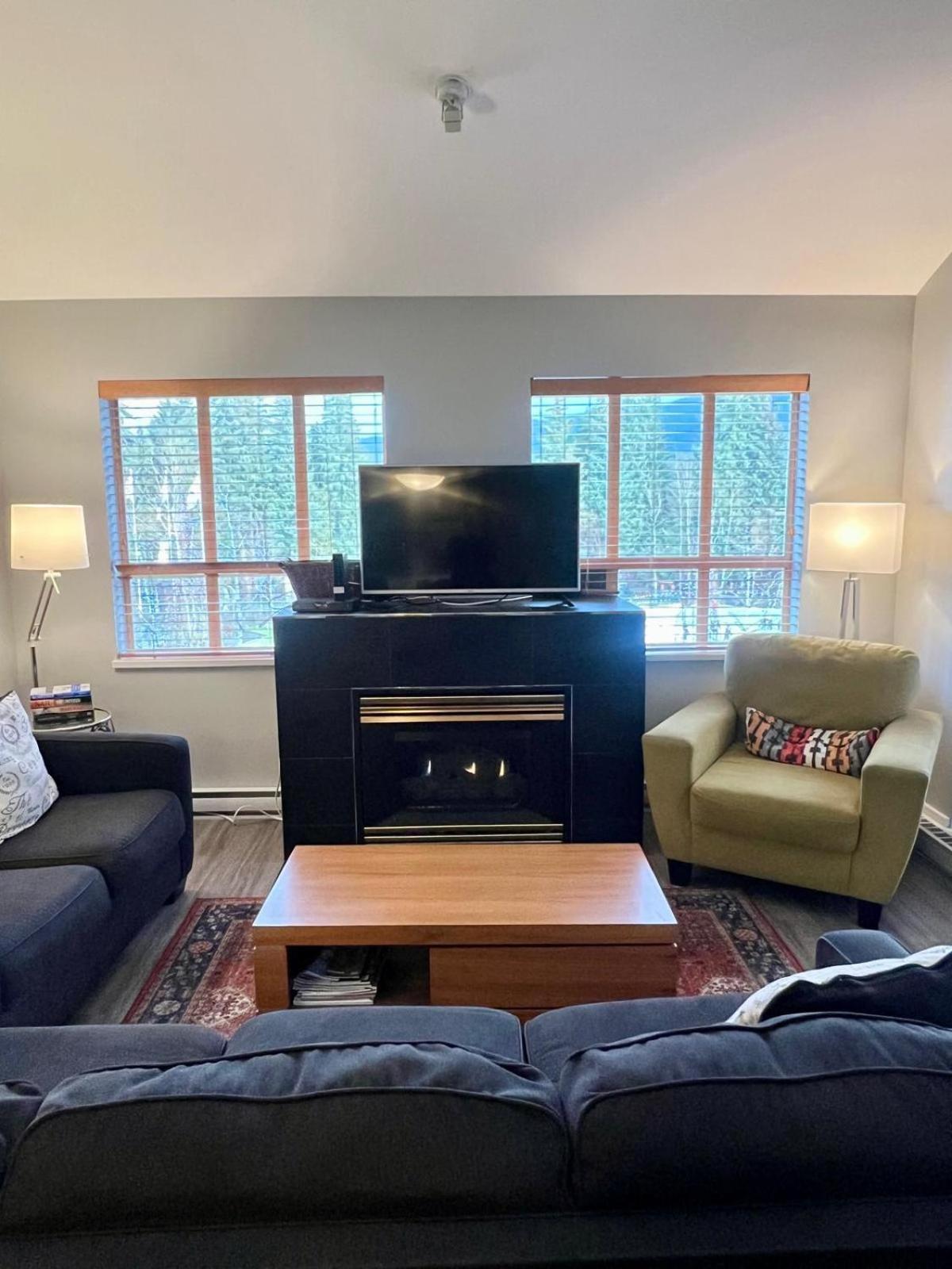 Tyndalstone Lodge 3 Bedroom In The Heart Of Village North Whistler Exteriér fotografie