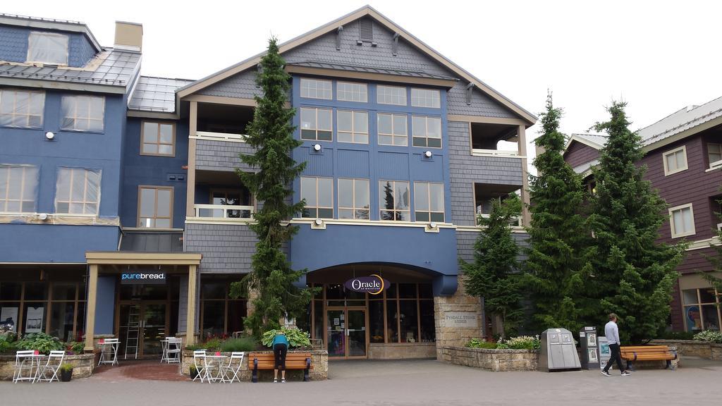 Tyndalstone Lodge 3 Bedroom In The Heart Of Village North Whistler Exteriér fotografie