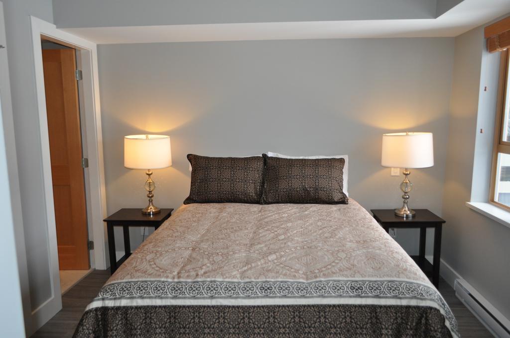 Tyndalstone Lodge 3 Bedroom In The Heart Of Village North Whistler Exteriér fotografie