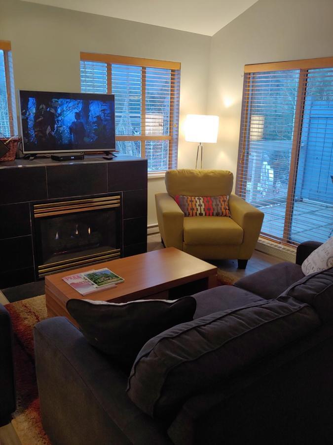 Tyndalstone Lodge 3 Bedroom In The Heart Of Village North Whistler Exteriér fotografie